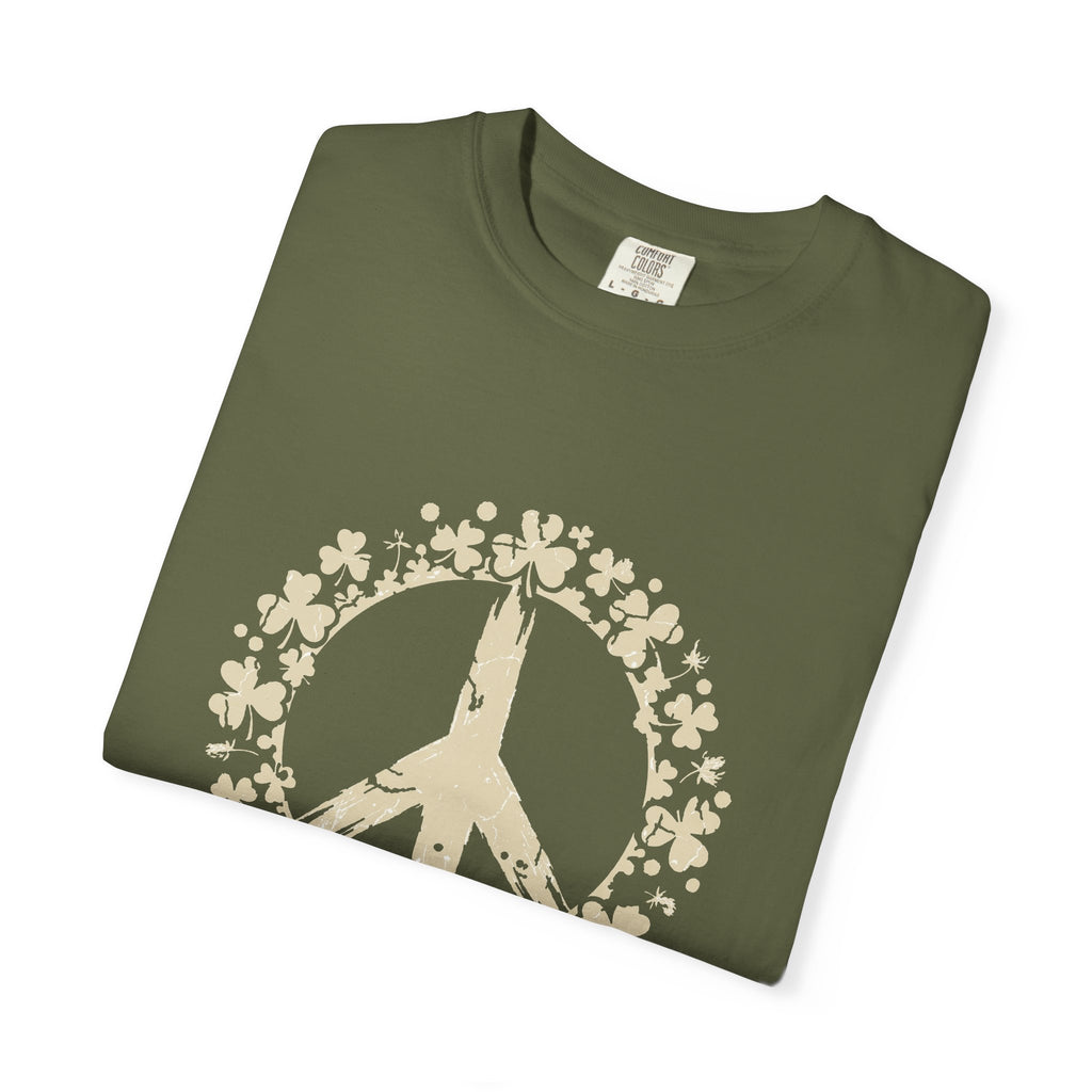 Shamrock Peace Sign Wreath Distressed T-Shirt