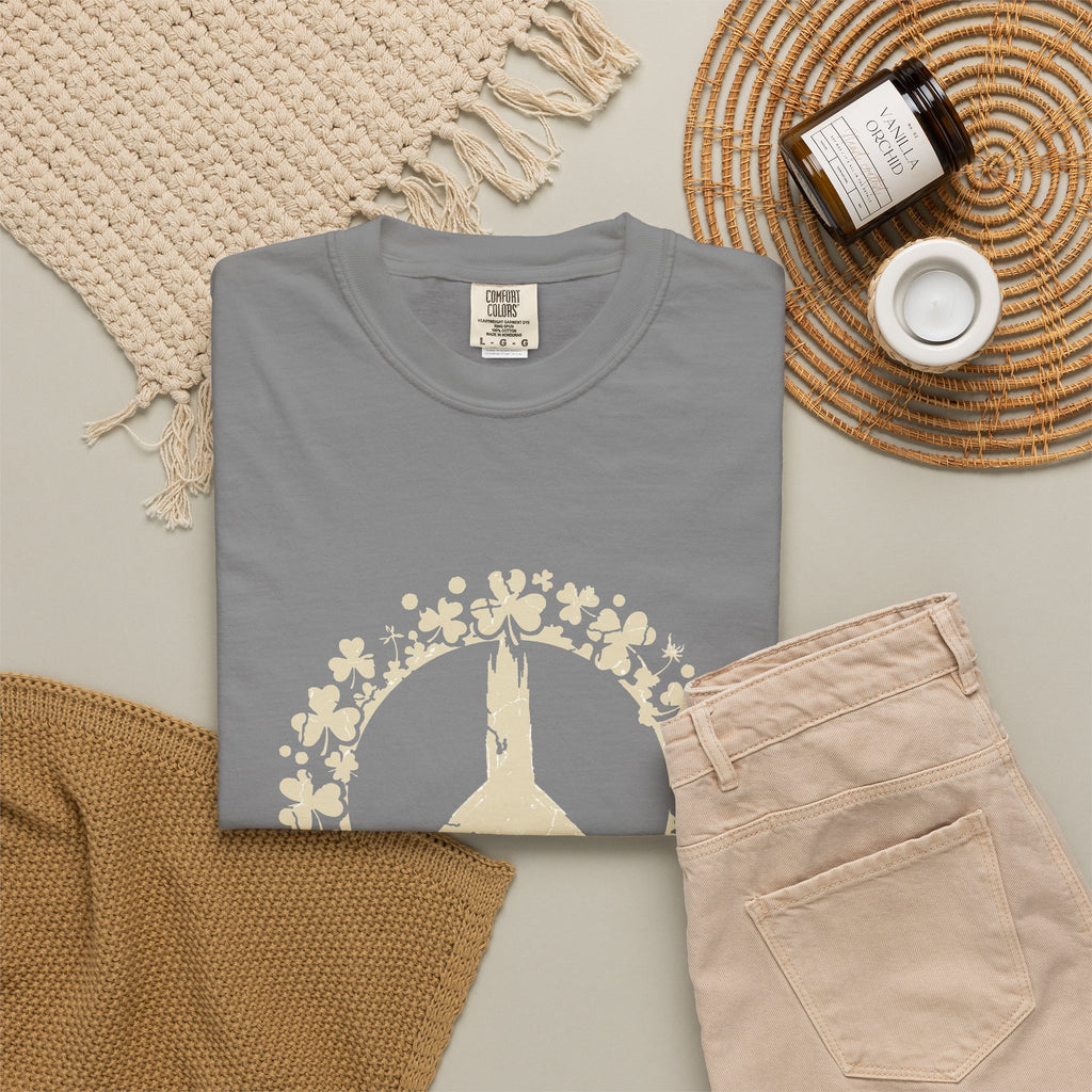 Shamrock Peace Sign Wreath Distressed T-Shirt
