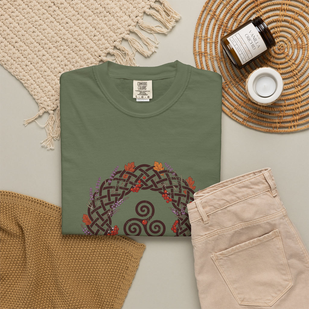Fómhar Celtic Triskele Autumn Wreath T-Shirt
