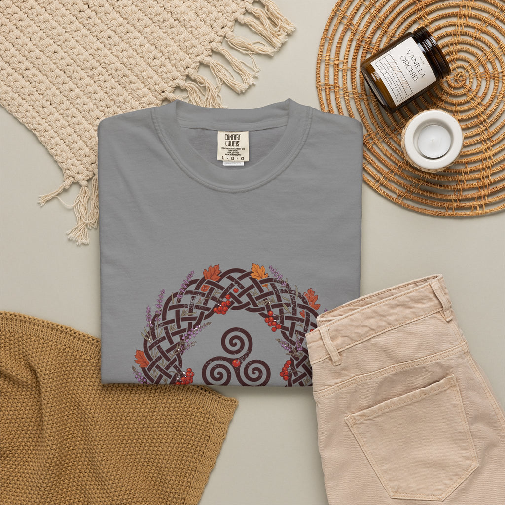 Fómhar Celtic Triskele Autumn Wreath T-Shirt