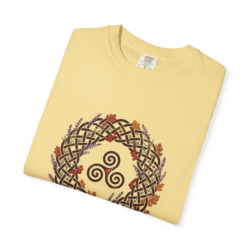 Fómhar Celtic Triskele Autumn Wreath T-Shirt
