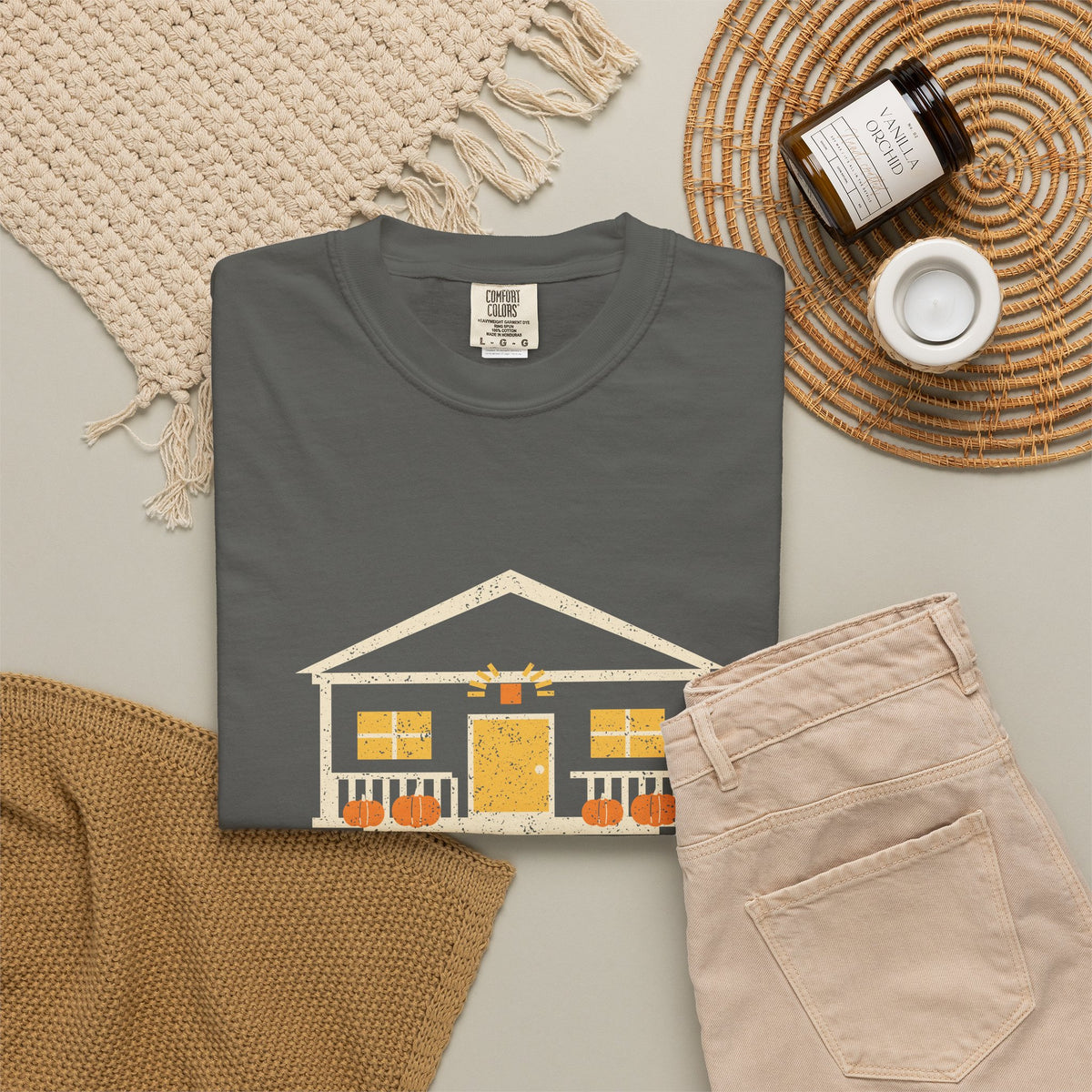 Porch Light On Salem Massachusetts Trick or Treat T-Shirt