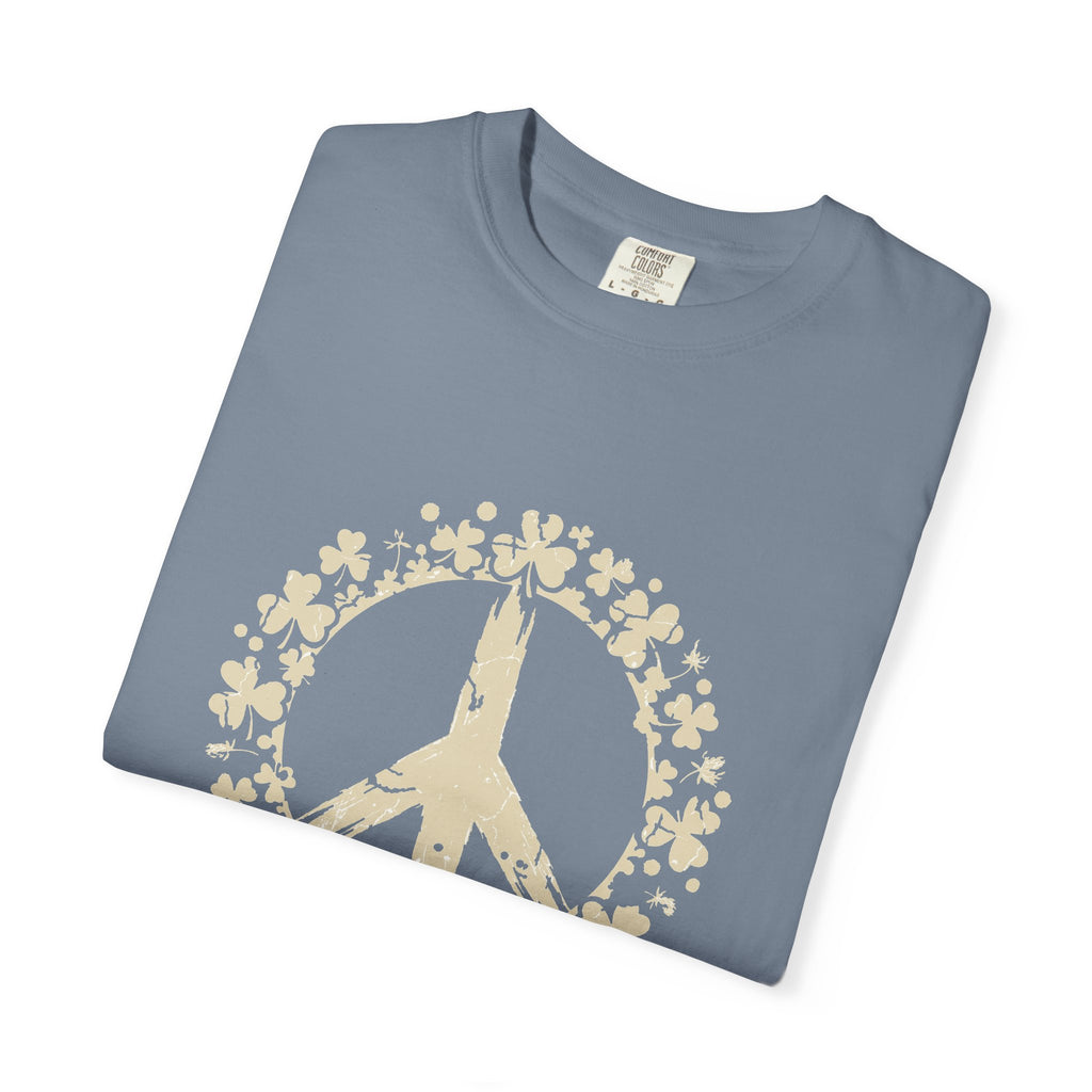 Shamrock Peace Sign Wreath Distressed T-Shirt