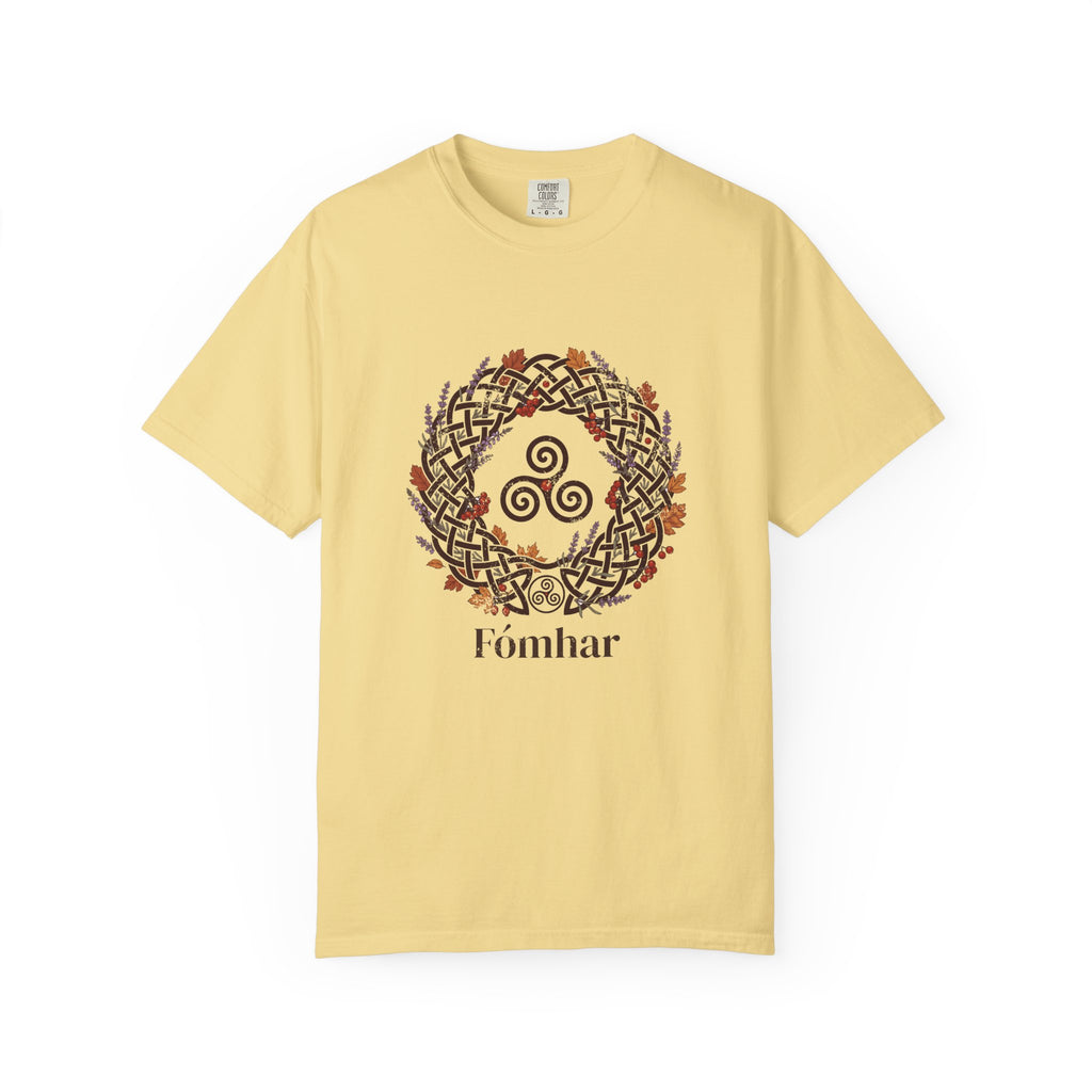 Fómhar Celtic Triskele Autumn Wreath T-Shirt