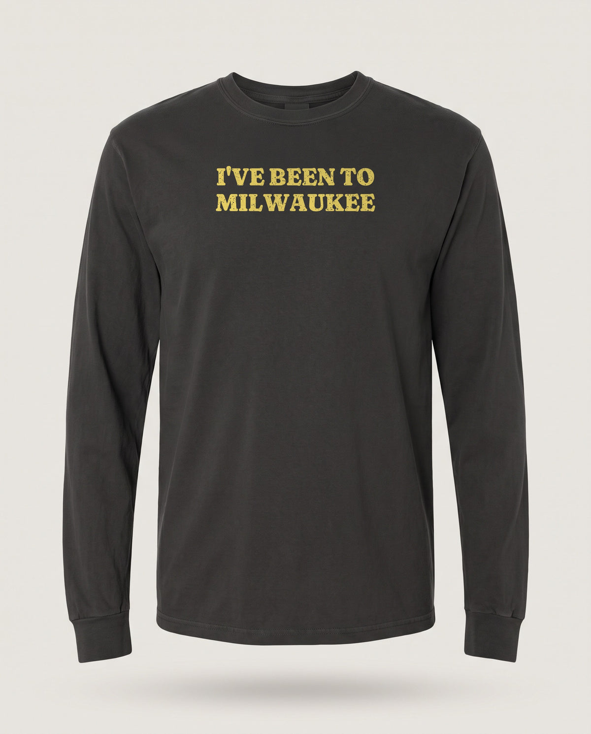 I've Been to Milwaukee Vintage Travel Souvenir Long Sleeve Tee — Black (mockup)
