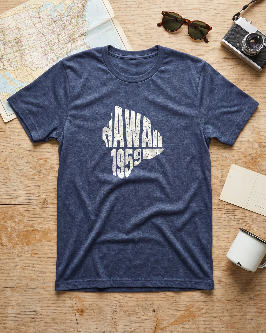 Hawaii Vintage Letters Map T-Shirt (photo)